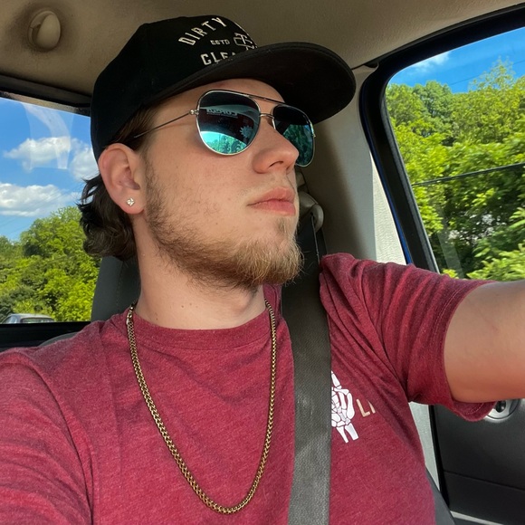 Meet your Posher, Lucas - Picture 1 of 1